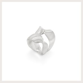 Anel-Twist-Again-still-site Anel-Twist-Again-still-site